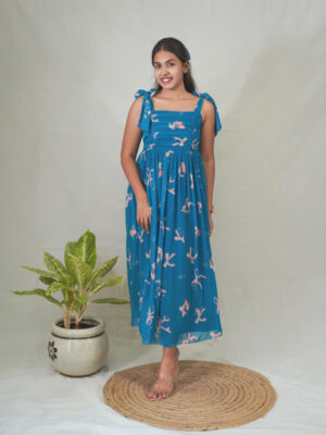 Tie-up bow printed dress